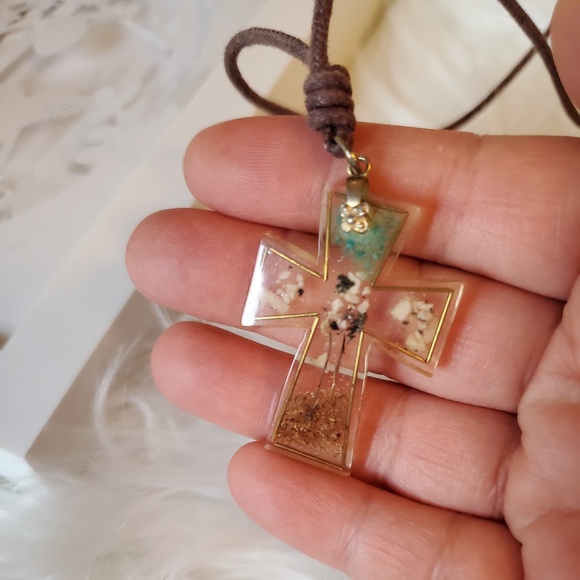 Beautiful Long Necklaces Bundle (Both Necklaces in the pictures included) - Picture 4 of 5